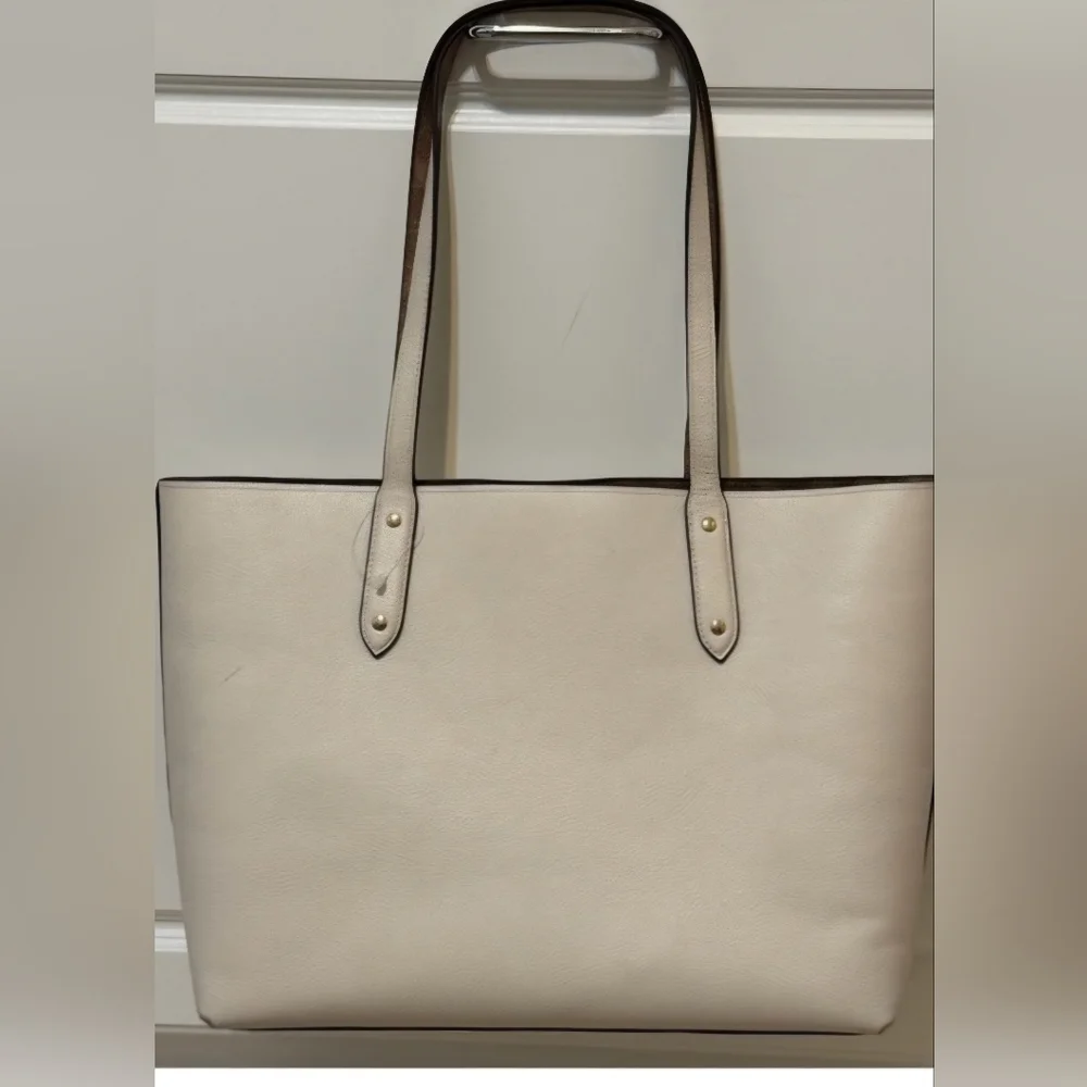 Coach Tote & Wallet EUC - Picture 5 of 10